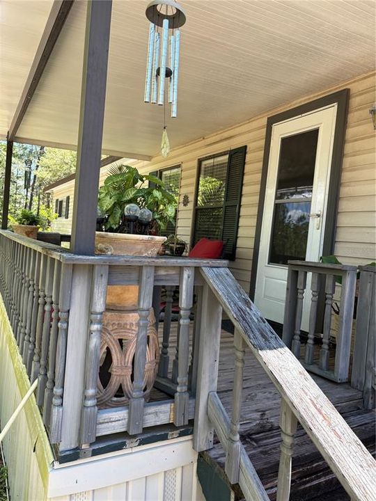 Active With Contract: $199,000 (3 beds, 1 baths, 732 Square Feet)