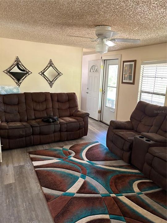 Active With Contract: $199,000 (3 beds, 1 baths, 732 Square Feet)