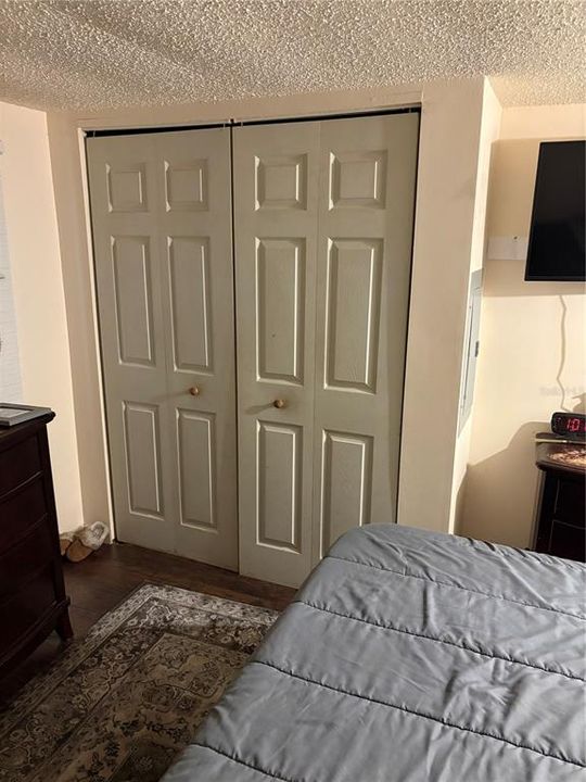 Active With Contract: $199,000 (3 beds, 1 baths, 732 Square Feet)