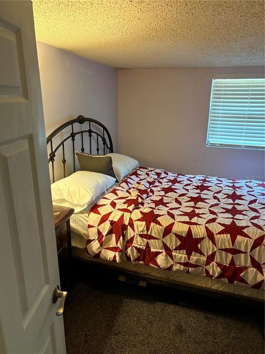 Active With Contract: $199,000 (3 beds, 1 baths, 732 Square Feet)