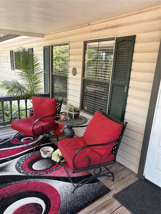 Active With Contract: $199,000 (3 beds, 1 baths, 732 Square Feet)