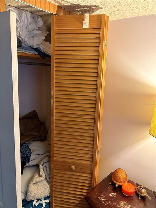 Active With Contract: $199,000 (3 beds, 1 baths, 732 Square Feet)