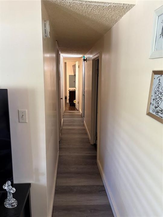 Active With Contract: $199,000 (3 beds, 1 baths, 732 Square Feet)