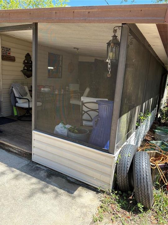 Active With Contract: $199,000 (3 beds, 1 baths, 732 Square Feet)