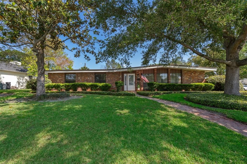 Recently Sold: $569,000 (4 beds, 2 baths, 1920 Square Feet)