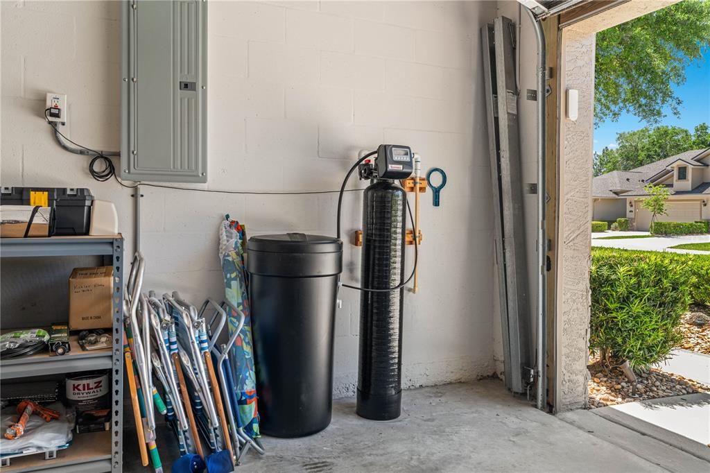 Active With Contract: $299,900 (2 beds, 2 baths, 1308 Square Feet)