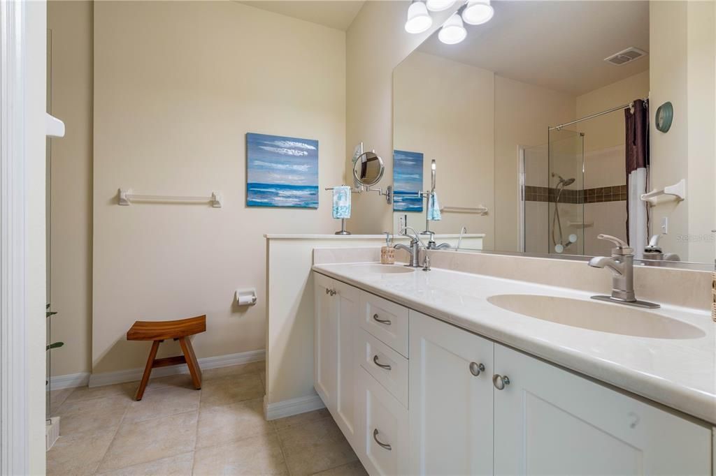 Active With Contract: $299,900 (2 beds, 2 baths, 1308 Square Feet)