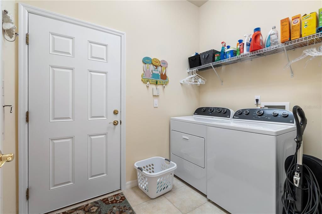 Active With Contract: $299,900 (2 beds, 2 baths, 1308 Square Feet)