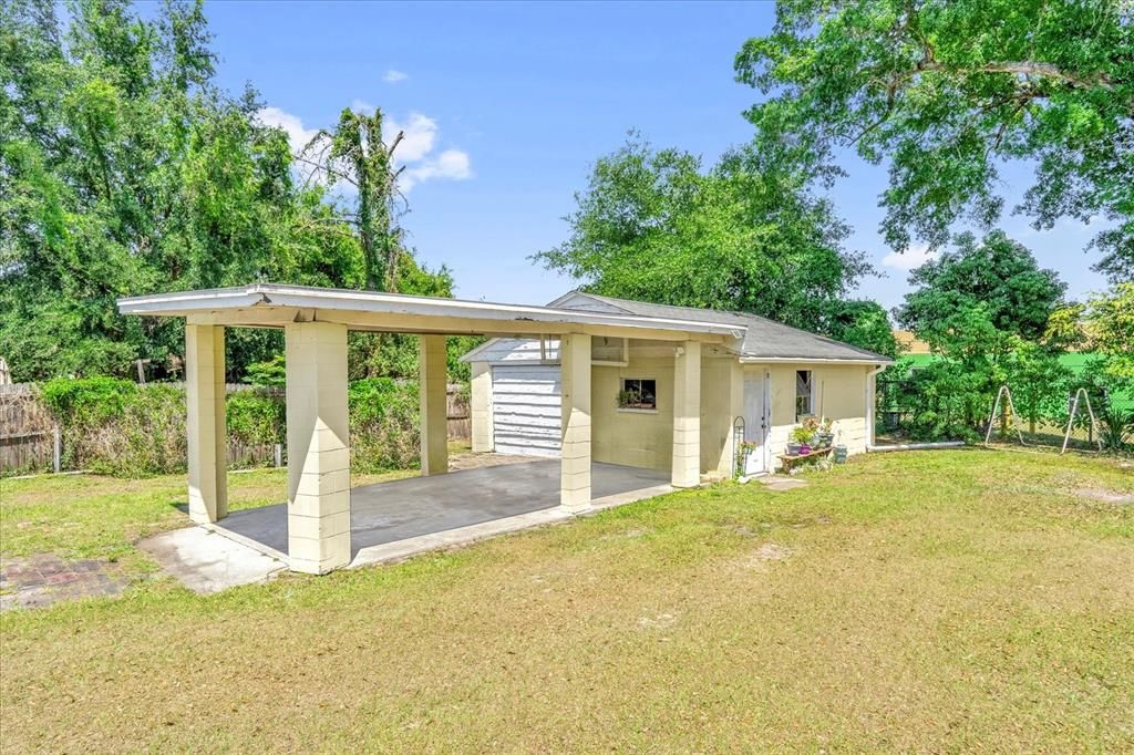 Active With Contract: $360,200 (3 beds, 2 baths, 1401 Square Feet)