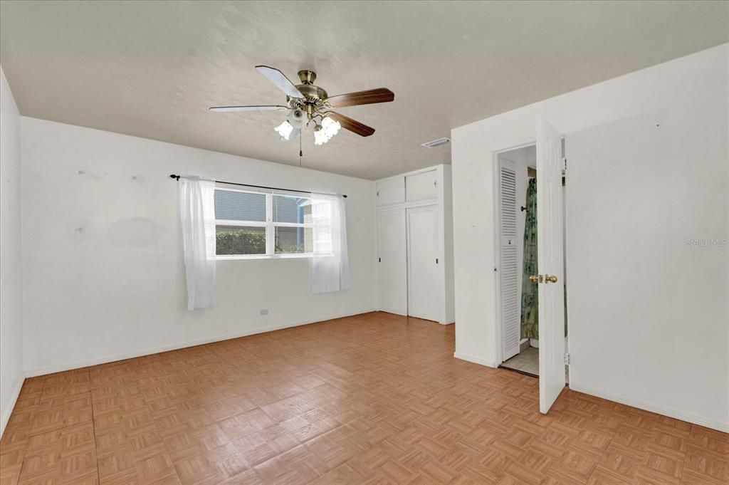 Active With Contract: $360,200 (3 beds, 2 baths, 1401 Square Feet)