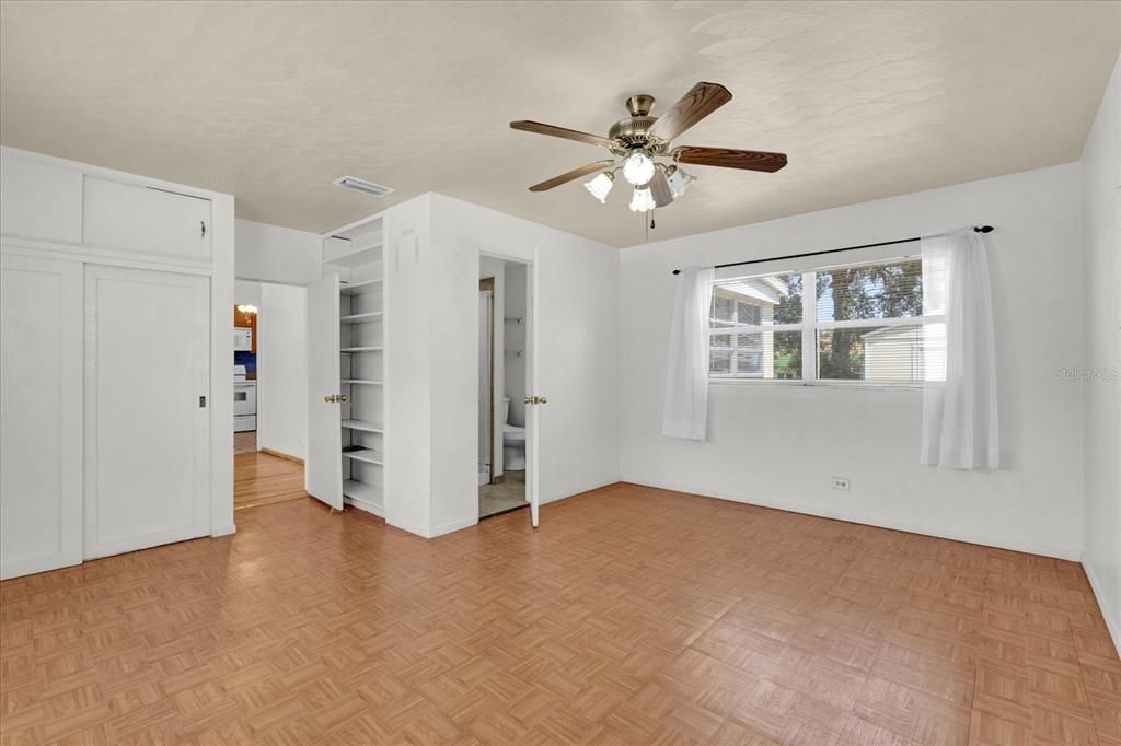 Active With Contract: $360,200 (3 beds, 2 baths, 1401 Square Feet)