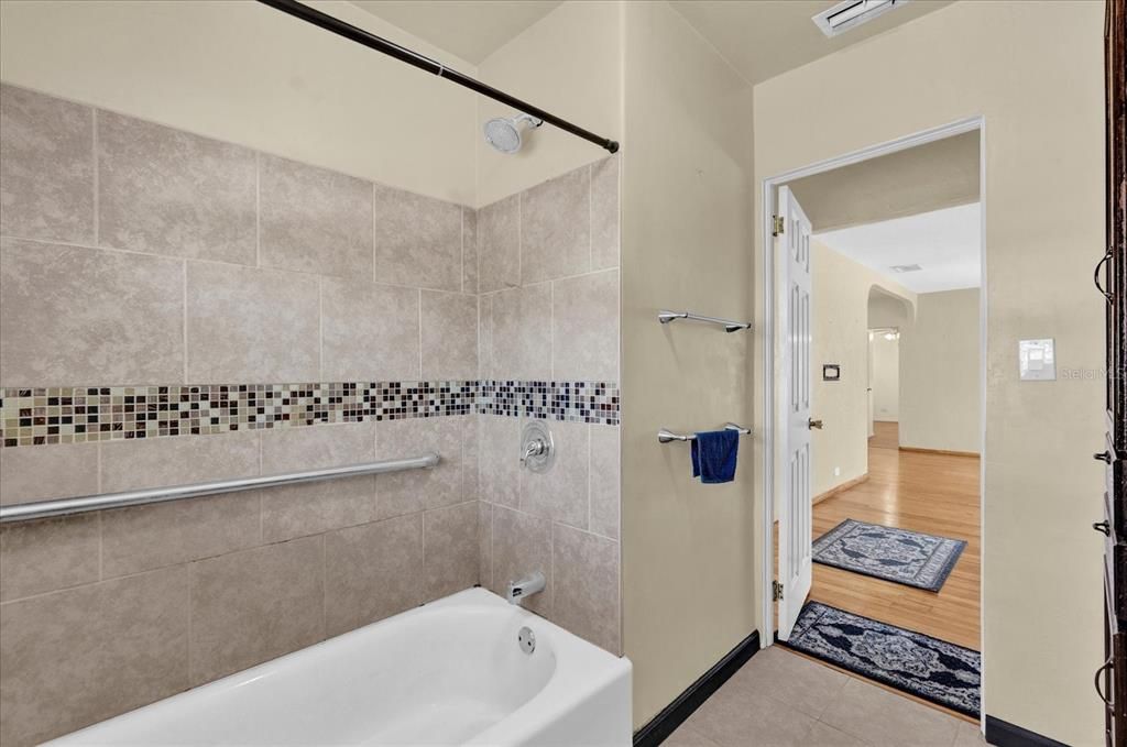 Active With Contract: $360,200 (3 beds, 2 baths, 1401 Square Feet)