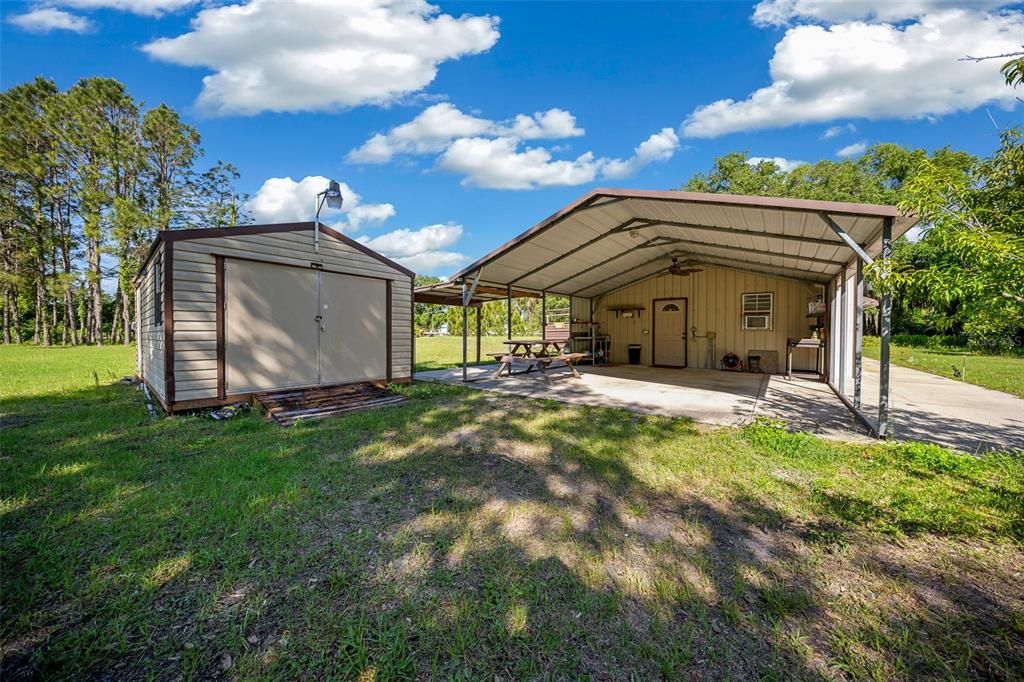 待售: $299,000 (2 贝兹, 1 浴室, 888 平方英尺)