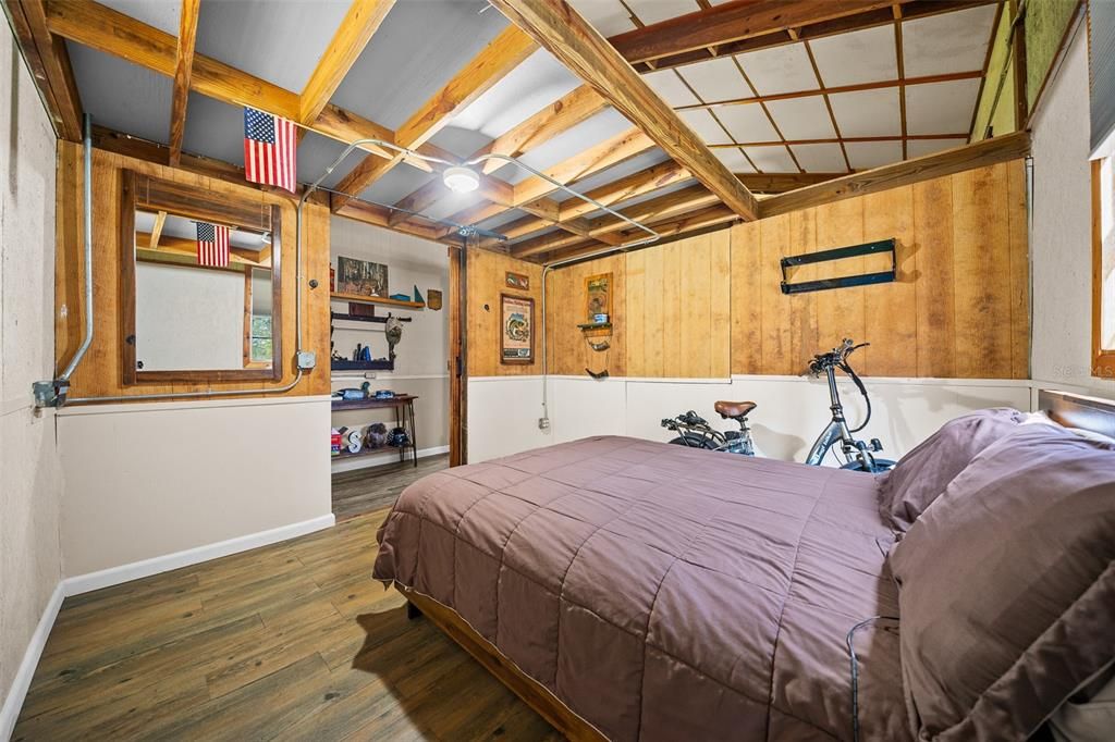 待售: $299,000 (2 贝兹, 1 浴室, 888 平方英尺)