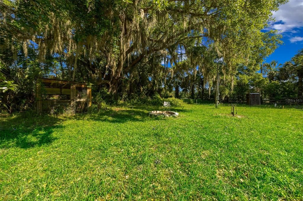 待售: $299,000 (2 贝兹, 1 浴室, 888 平方英尺)