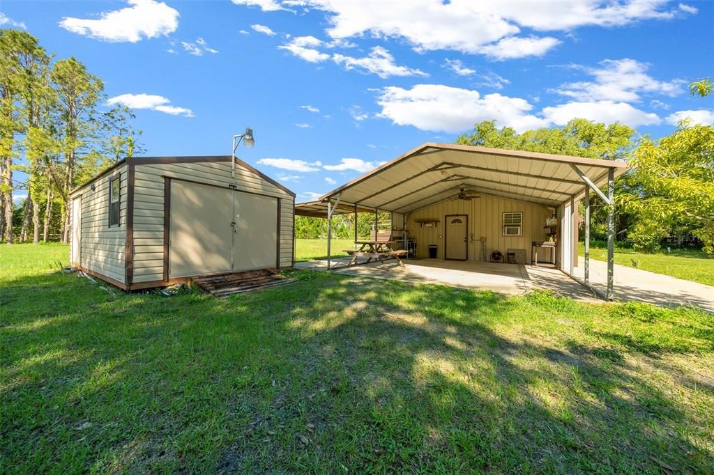 待售: $299,000 (2 贝兹, 1 浴室, 888 平方英尺)