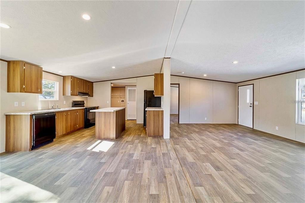 待售: $260,000 (3 贝兹, 2 浴室, 1264 平方英尺)