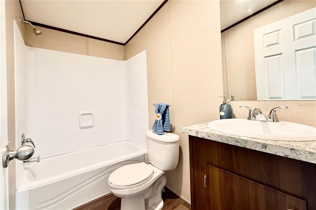 待售: $260,000 (3 贝兹, 2 浴室, 1264 平方英尺)