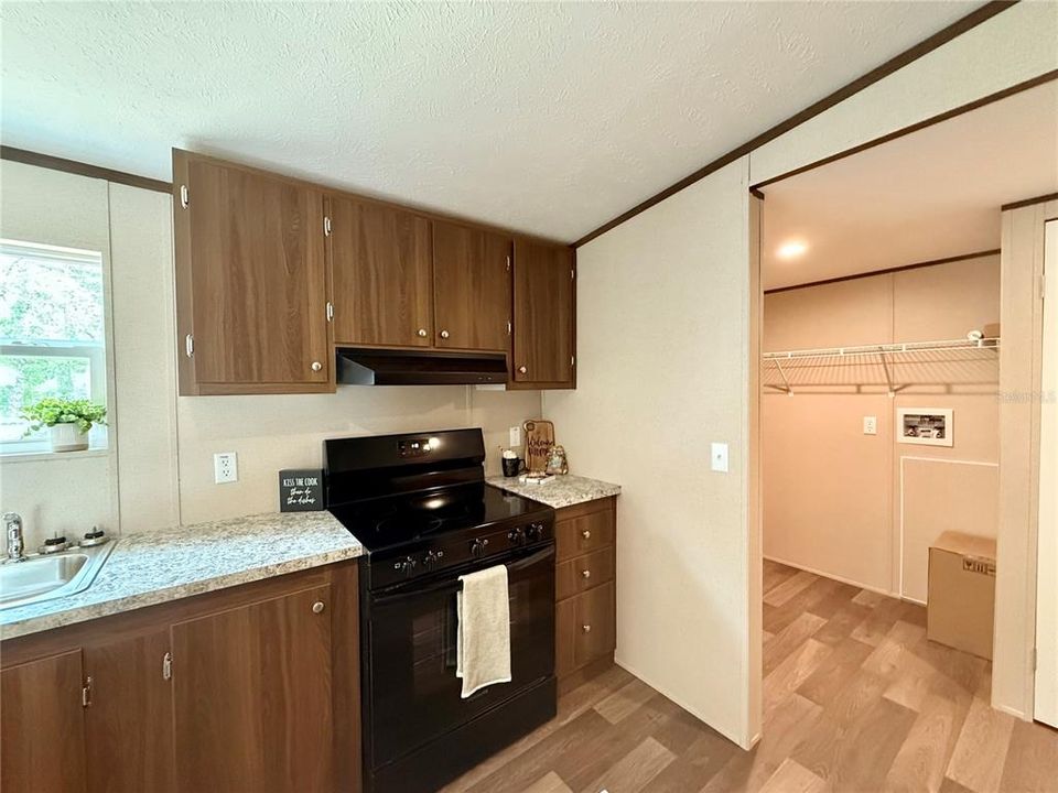 待售: $260,000 (3 贝兹, 2 浴室, 1264 平方英尺)