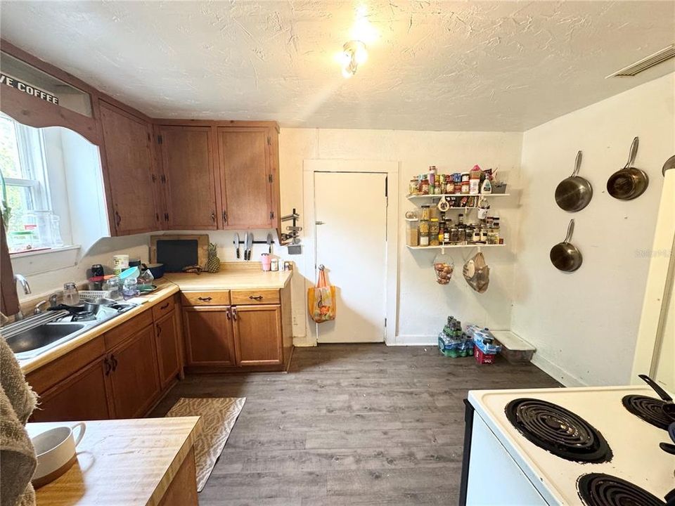 En Venta: $115,000 (2 camas, 1 baños, 800 Pies cuadrados)