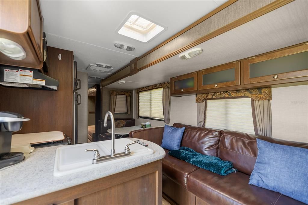 На продажу: $650,000 (10.00 acres)