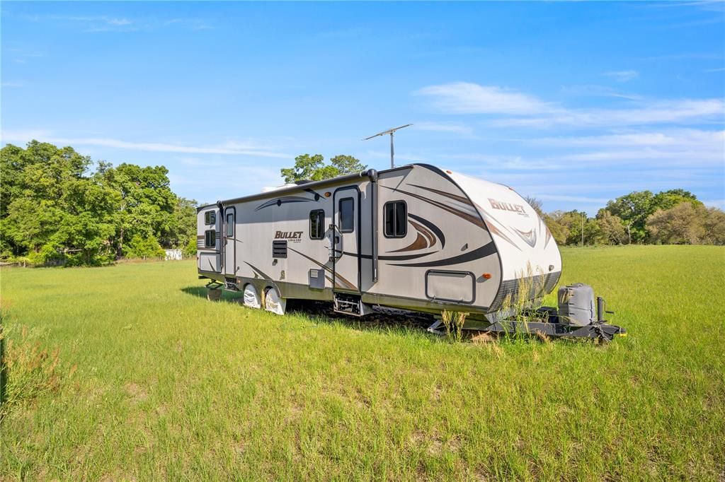 На продажу: $650,000 (10.00 acres)