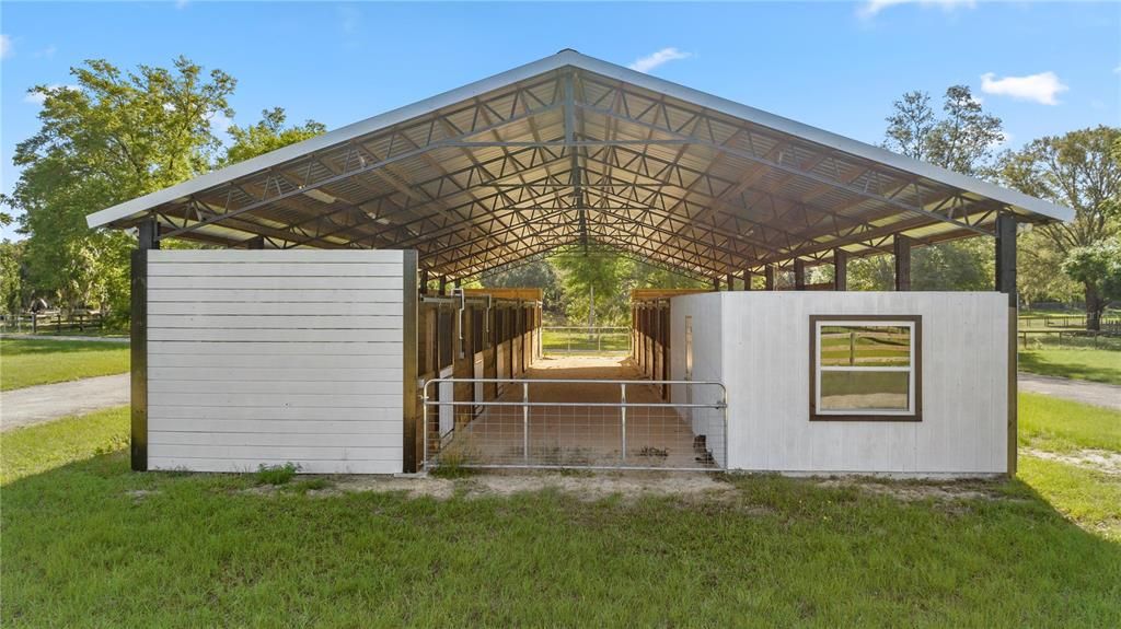 На продажу: $650,000 (10.00 acres)