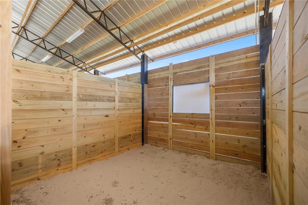 На продажу: $650,000 (10.00 acres)