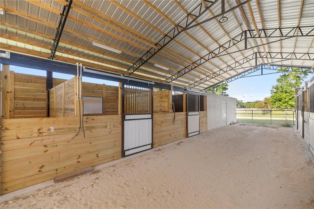 На продажу: $650,000 (10.00 acres)