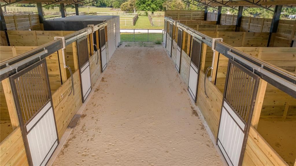 На продажу: $650,000 (10.00 acres)