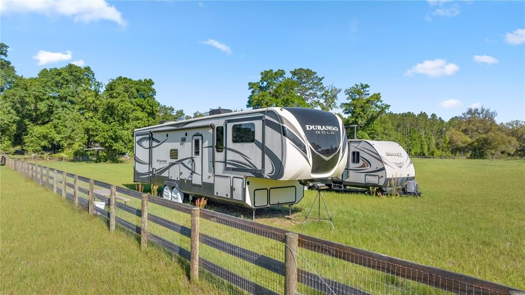 На продажу: $650,000 (10.00 acres)