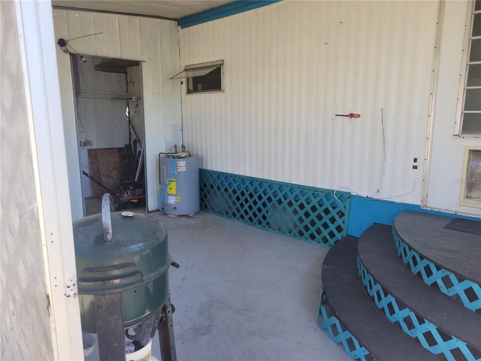 Active With Contract: $65,000 (2 beds, 1 baths, 576 Square Feet)