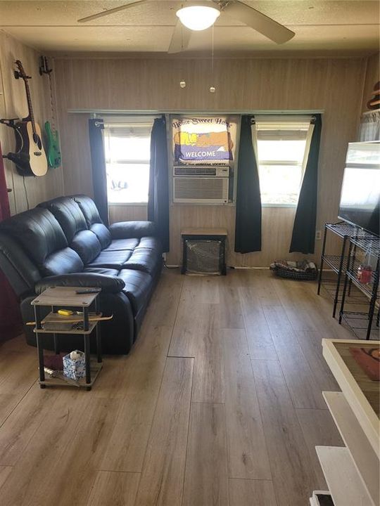 Active With Contract: $65,000 (2 beds, 1 baths, 576 Square Feet)