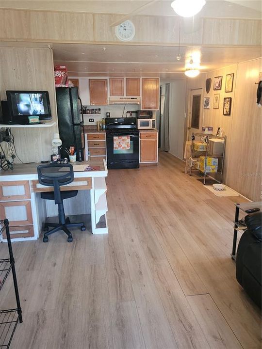 Active With Contract: $65,000 (2 beds, 1 baths, 576 Square Feet)