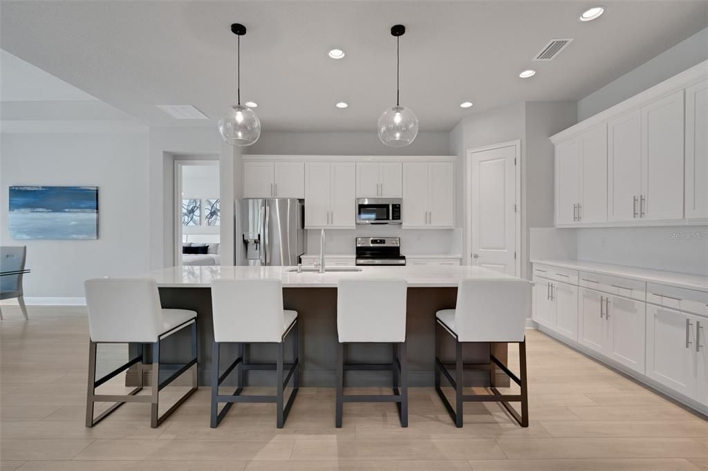 На продажу: $699,999 (4 спален, 3 ванн, 2376 Квадратных фут)