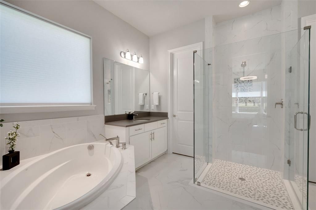 На продажу: $699,999 (4 спален, 3 ванн, 2376 Квадратных фут)