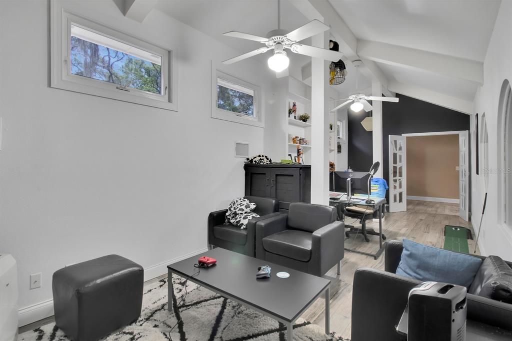 En Venta: $825,000 (4 camas, 3 baños, 3496 Pies cuadrados)