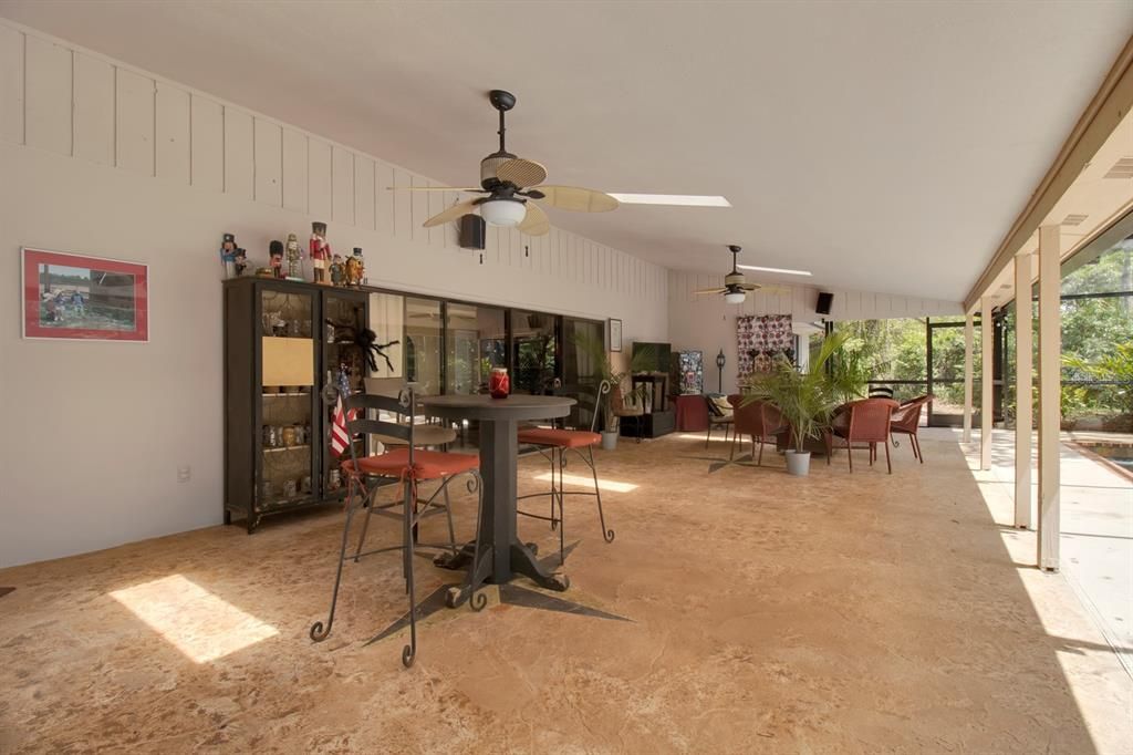 En Venta: $825,000 (4 camas, 3 baños, 3496 Pies cuadrados)