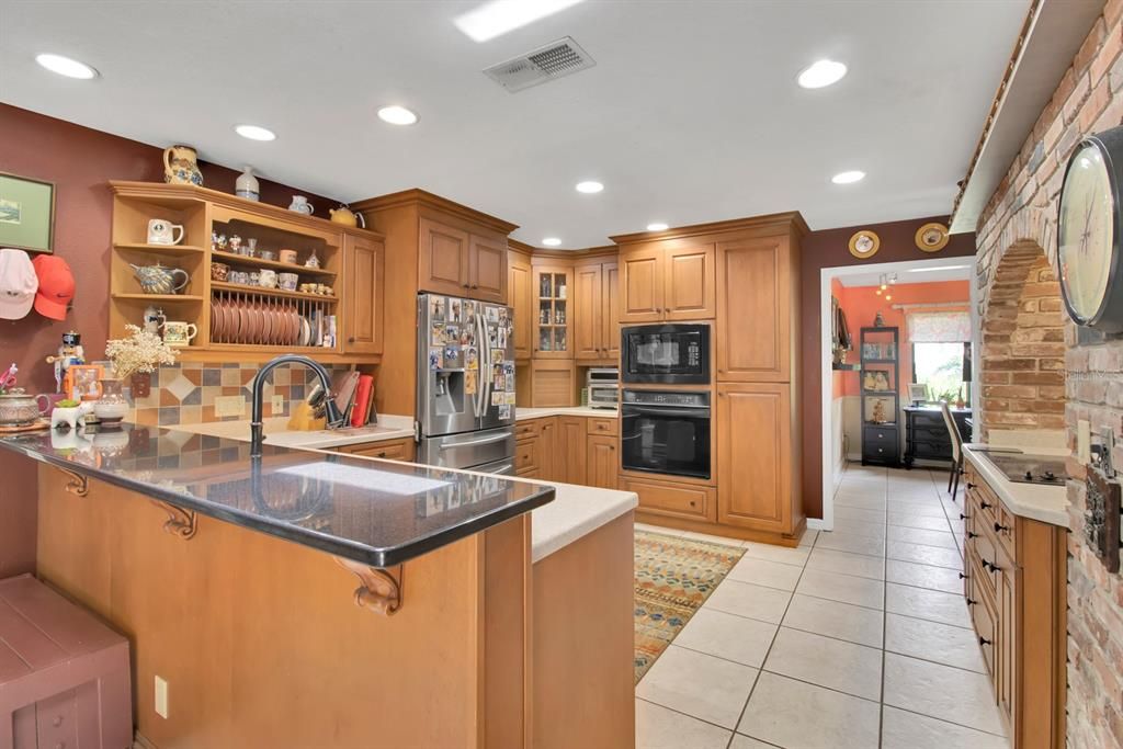 En Venta: $825,000 (4 camas, 3 baños, 3496 Pies cuadrados)