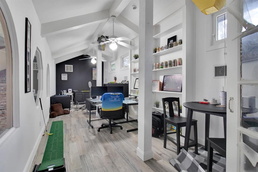 En Venta: $825,000 (4 camas, 3 baños, 3496 Pies cuadrados)