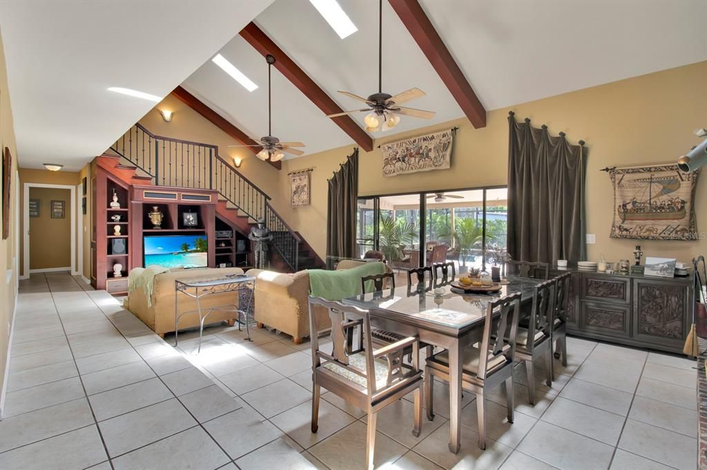 En Venta: $825,000 (4 camas, 3 baños, 3496 Pies cuadrados)