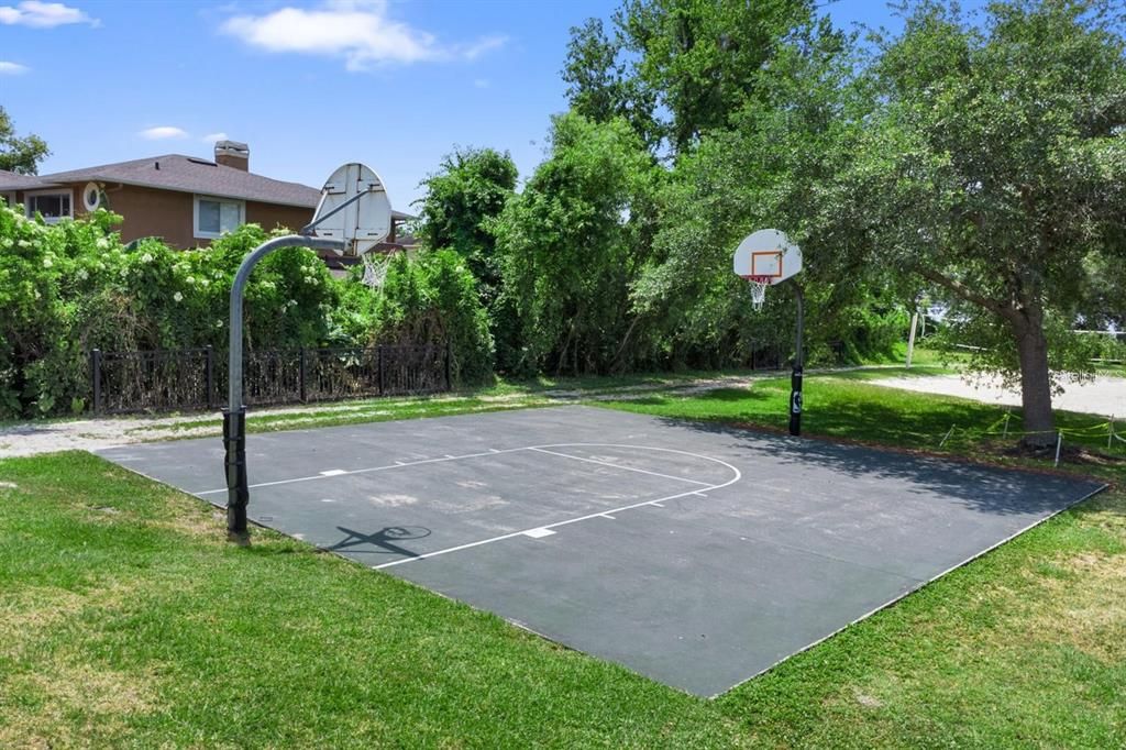 En Venta: $825,000 (4 camas, 3 baños, 3496 Pies cuadrados)