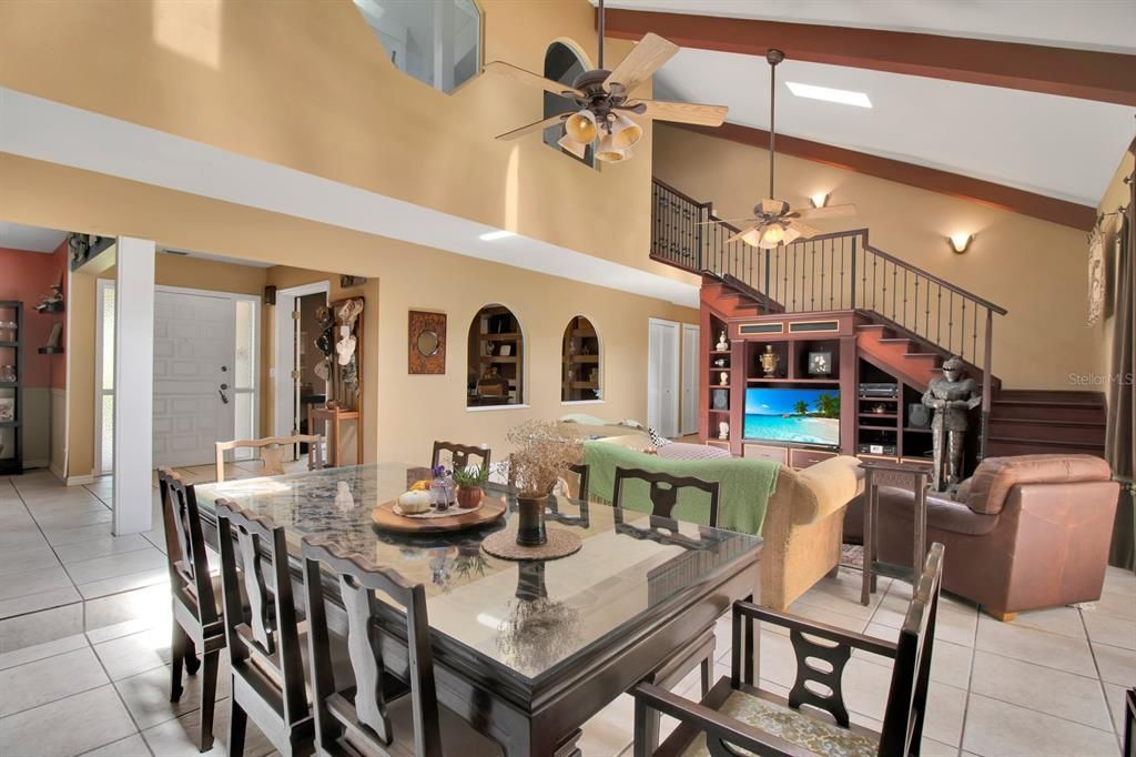 En Venta: $825,000 (4 camas, 3 baños, 3496 Pies cuadrados)