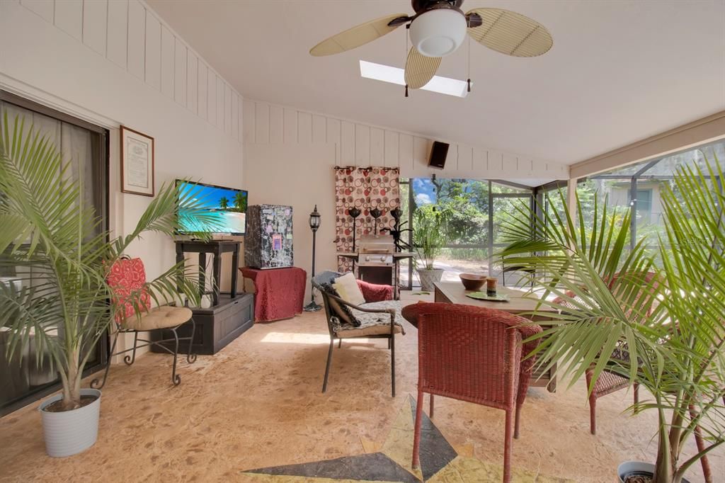 En Venta: $825,000 (4 camas, 3 baños, 3496 Pies cuadrados)