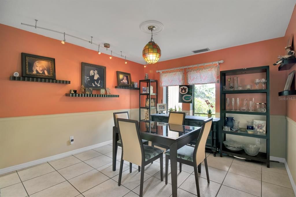 En Venta: $825,000 (4 camas, 3 baños, 3496 Pies cuadrados)