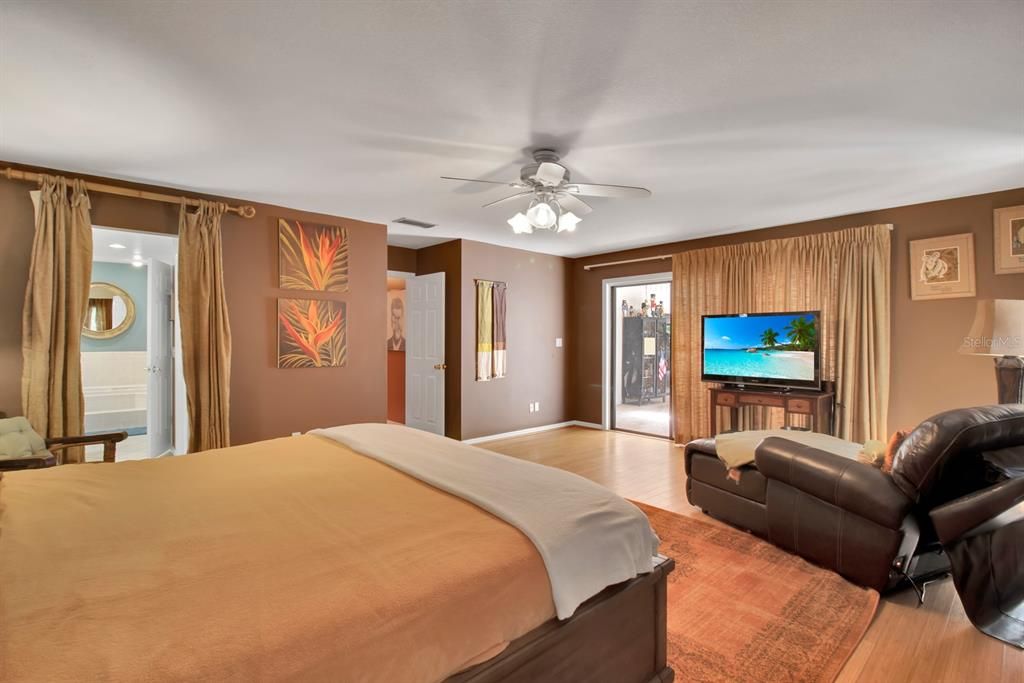 En Venta: $825,000 (4 camas, 3 baños, 3496 Pies cuadrados)