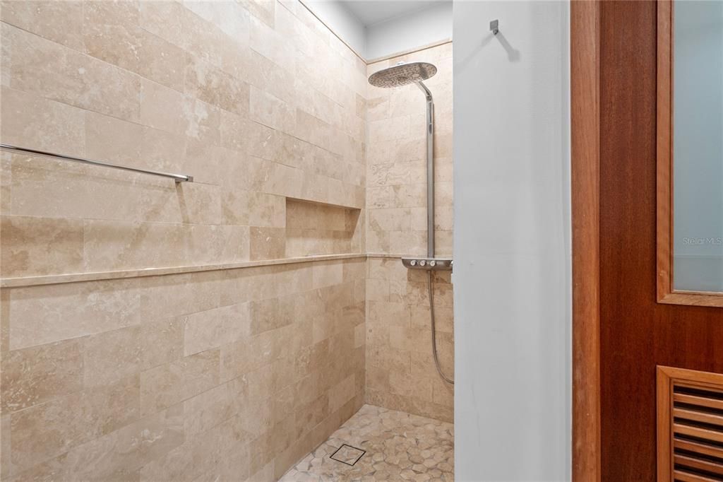 Active With Contract: $2,900,000 (3 beds, 3 baths, 1892 Square Feet)