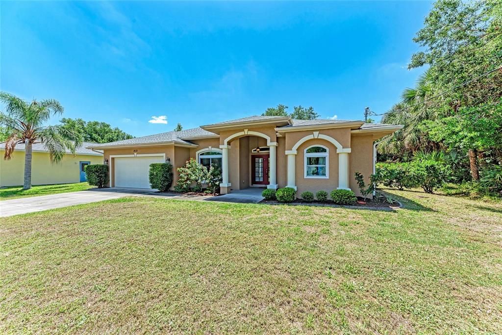 Недавно продано: $322,450 (3 спален, 2 ванн, 1766 Квадратных фут)