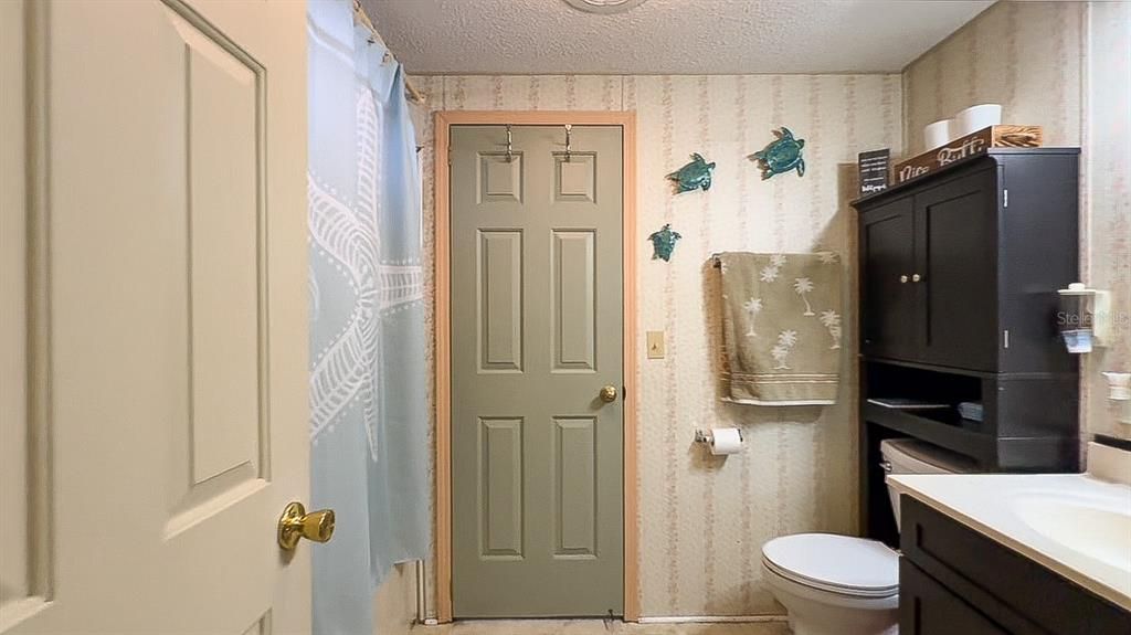 For Sale: $149,500 (2 beds, 2 baths, 1560 Square Feet)