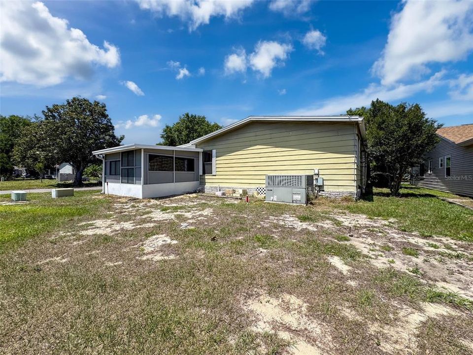 For Sale: $149,500 (2 beds, 2 baths, 1560 Square Feet)